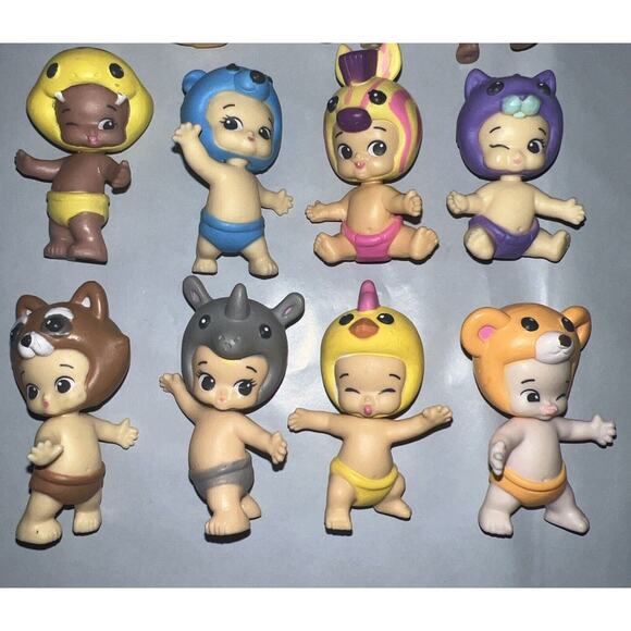 Mixed Lot Of 12 Twozies Mini Vinyl Baby Dolls 2" Cake Toppers Figures - Picture 3 of 4